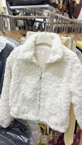 Nó đẹp meeee í #LearnOnTikTok #chicsimplenhatrang #xuhuong #khoácthudong 