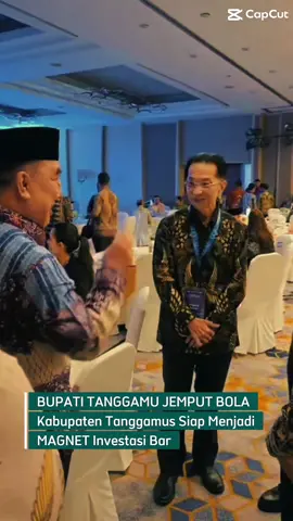 Tanggamus Bupati Tanggamus, H. Moh. Saleh Asnawi, menegaskan komitmennya untuk aktif menjemput peluang investasi bagi daerah. Hal ini disampaikannya seiring pelaksanaan Lampung Economic and Investment Forum (LEIF) 2025 yang digelar Pemerintah Provinsi Lampung. Menurut Bupati, era pembangunan saat ini menuntut kepala daerah untuk tidak hanya menunggu, tetapi juga turun langsung menjemput peluang dan membangun kepercayaan dengan para investor. “Kita tidak bisa lagi hanya menunggu. Pemerintah harus aktif menjemput bola, membuka ruang dialog, dan memastikan para investor merasa aman, nyaman, serta yakin berinvestasi di Tanggamus,” Bupati H. Moh. Saleh Asnawi. Bupati menjelaskan bahwa Tanggamus memiliki potensi besar di berbagai sektor unggulan mulai dari pertanian, perikanan, pariwisata, hingga energi terbarukan. Melalui forum investasi seperti LEIF 2025, pemerintah daerah ingin memperkenalkan potensi tersebut ke tingkat nasional bahkan internasional.