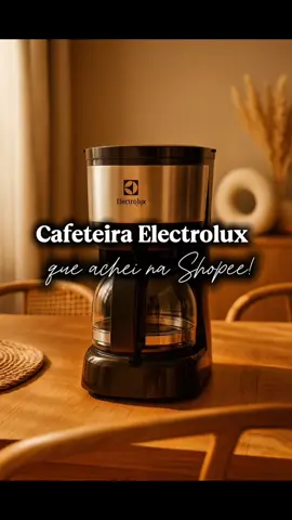 ☕✨ Comece o dia com o sabor e o aroma do café perfeito! A Cafeteira Electrolux traz praticidade e elegância para sua rotina — design moderno, preparo rápido e aquele café quentinho na medida certa. Ideal para quem ama qualidade e não abre mão de estilo na cozinha! 💛 #CaféPerfeito #CafeteiraElectrolux #CaféDaManhã #AmantesDeCafé #CasaLinda        