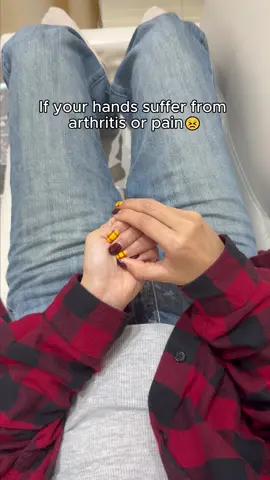 My hands hurt all the time from typing and doing nails 😩 This hand massager has been a life saver! Warm, relaxing, and it actually helps with the pain 🫶✨#handmassage #arthritisrelief #carpaltunnel #modofobeauty #handpain 