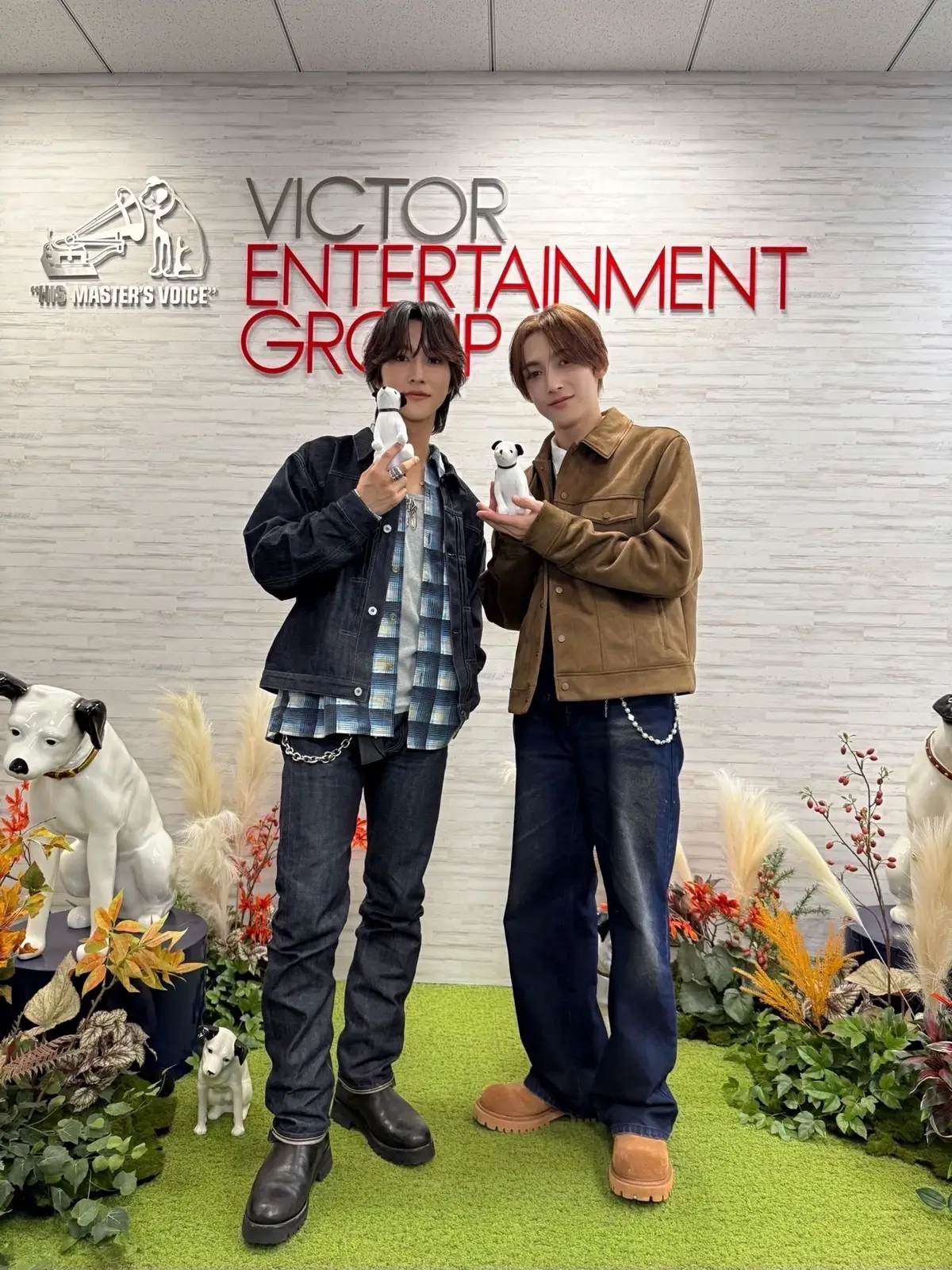 ⟡.· ⎯⎯⎯⎯⎯⎯⎯⎯⎯ ⟡.· 𝐏𝐫𝐞-𝐃𝐞𝐛𝐮𝐭 𝐃𝐢𝐠𝐢𝐭𝐚𝐥 𝐒𝐢𝐧𝐠𝐥𝐞    