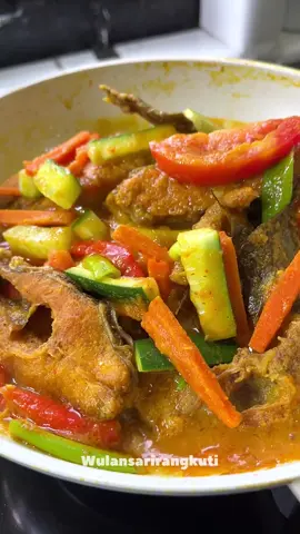 Jangan lupa recook dan masak nasi yang banyak karena menu ini bisa bikin boros nasi @LaNatuna #masakanrumahan #masakansimple #fyp 