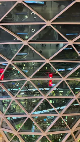 KENYA HAS BEAUTIFUL PLACES.