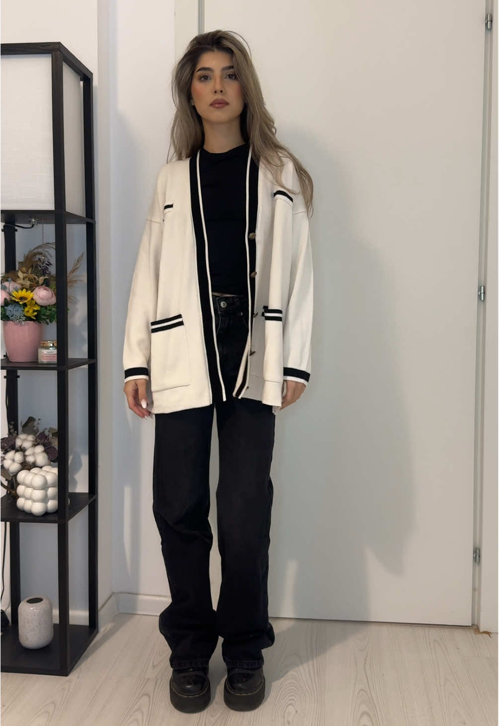 O parte din colecția mea de cardigane…și tot nu am cu ce să mă îmbrac. Care e preferatul tău? 🍂🍁 #outfits #outfitinspo #cardiganoutfit #cardigans 