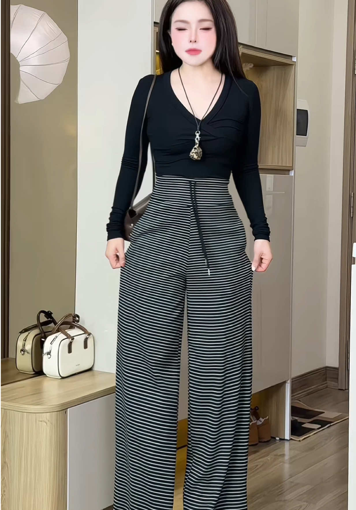 Quần suông kẻ ngang dáng trẻ trung hottrend xinh xỉu, dáng  cạp cao tôn dáng, chất  mềm dày dặn nay hời lắm luôn ý  #quan  #quansuong #quansuongnu #quansuongongrong #quansuongkesoc