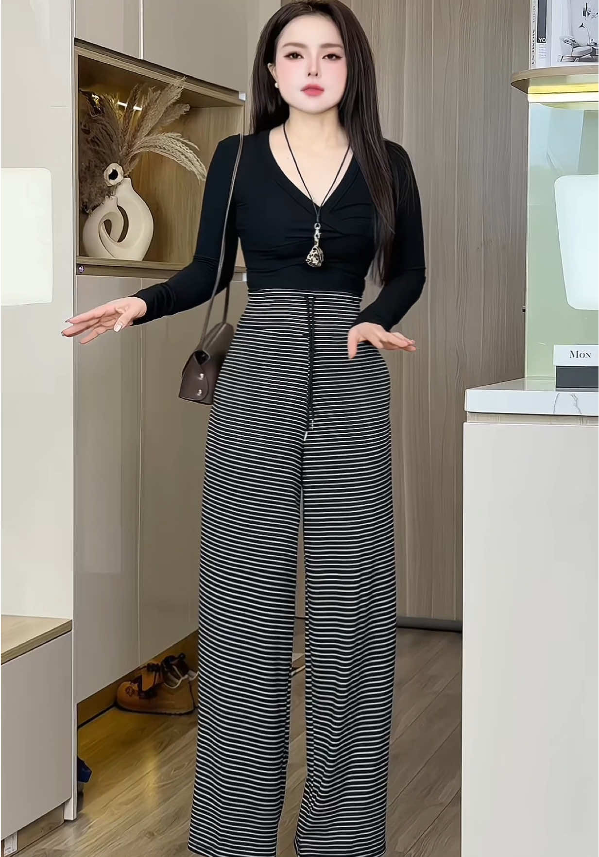 Quần suông kẻ ngang dáng trẻ trung  cạp cao tôn dáng, chất  mềm đẹp dày diện thu đông ưng hết sức #quan  #quansuong #quansuongnu #quansuongongrong #quansuongkesoc