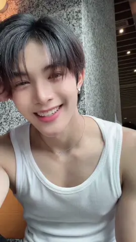 love a boy with a pretty smile  #chokunaston #chokunz_jkz #thaienthu 