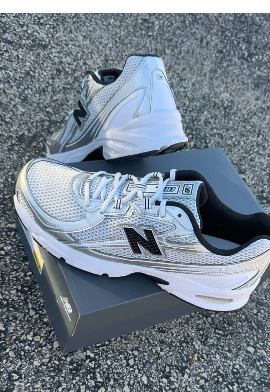 2025 New Balance 740v2 ‘ White Silver Metallic Black ‘ NB 740 Designer Running Runner Run Sneaker Luxury Walking Shoe Sports Athletic StreetStyle Lifestyle Footwear #streetwear #sneakerhead #shoes #sneakers #fashion 