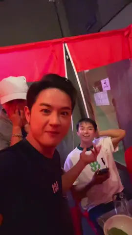 đêm nằm hai đứa đang ngon giấc… 