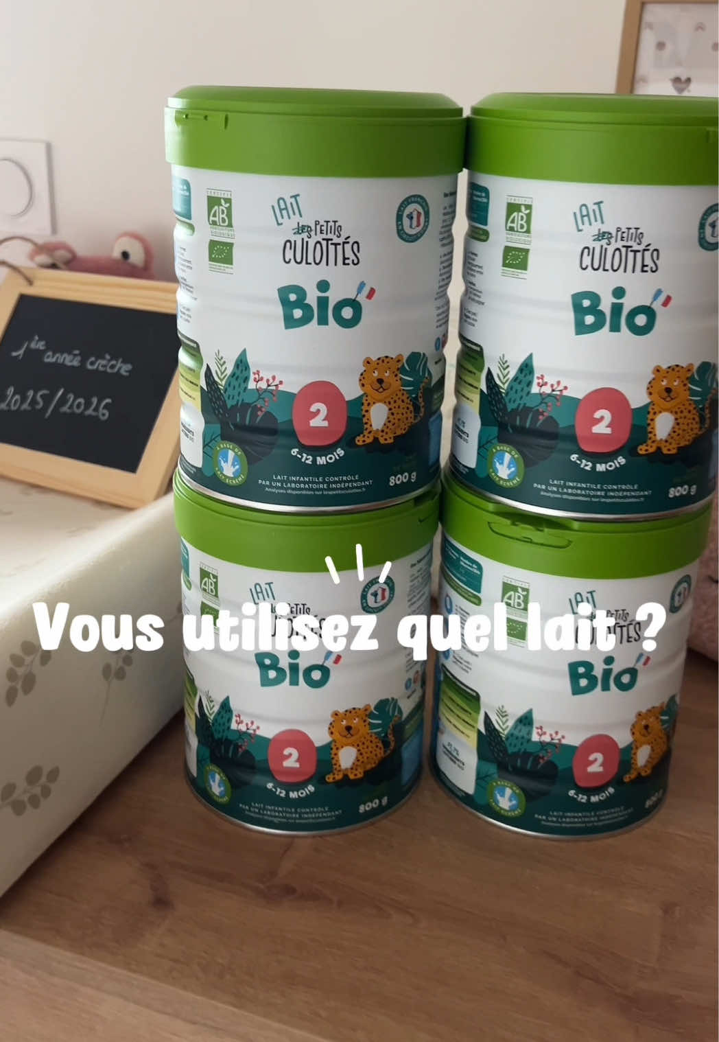 Le lait que je glisse toujours dans le sac de Léa pour la crèche 🍼💛 Simple, bio, et bien toléré depuis le début 🌿 #bébé #maman #crèche #routinebebe #jeunesparents