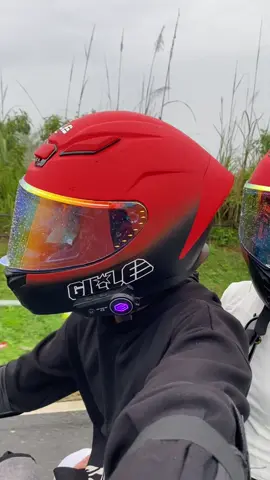 Mapapalingon talaga yung dinadaanan mo pag suot mo to #gillekerenafullfacehelmet #gillehelmet #gille #helmet 