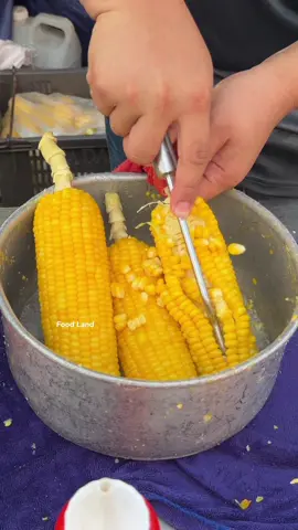 Fragrant butter corn! A must-try Malaysian street snack 🌽 . 📍 Setia Alam Night Market, Shah Alam, Selangor, Malaysia  #asmr #fruit #foodland 