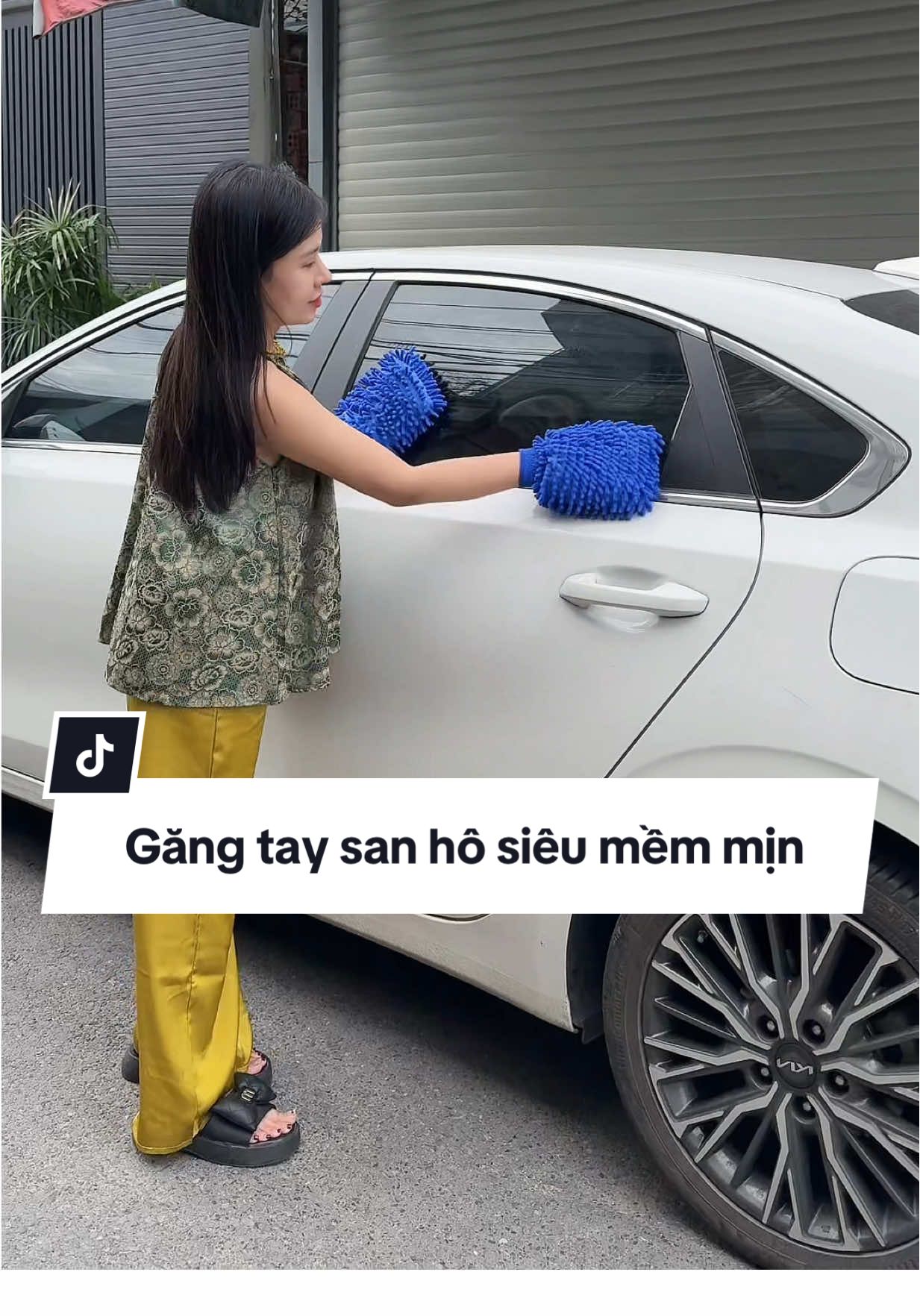 Găng tay san hô rửa xe siêu sạch nè mọi người #gangtaysanho #gangtayruaxe #gangtayruaxeoto #gangtayruaxemicrofiber #giadungtienich 