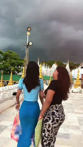 ကလေးတယောက်လိုဆိုးချင်တိုင်းဆိုးရသောသူငယ်ချင်းနဲ့🤪#လပြည့်နေ့#trendjoin#fypシ゚viral🖤tiktok 