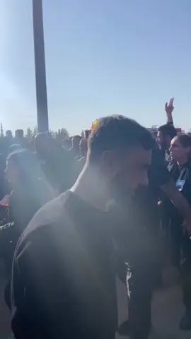 🟡 شيع أهالي #كوباني جثمان الشهيدشيركو مصطفى ( #بروسك) عضو قوات الأمن الداخلي إلى مثواه الأخير في مزار الشهيدة دجلة