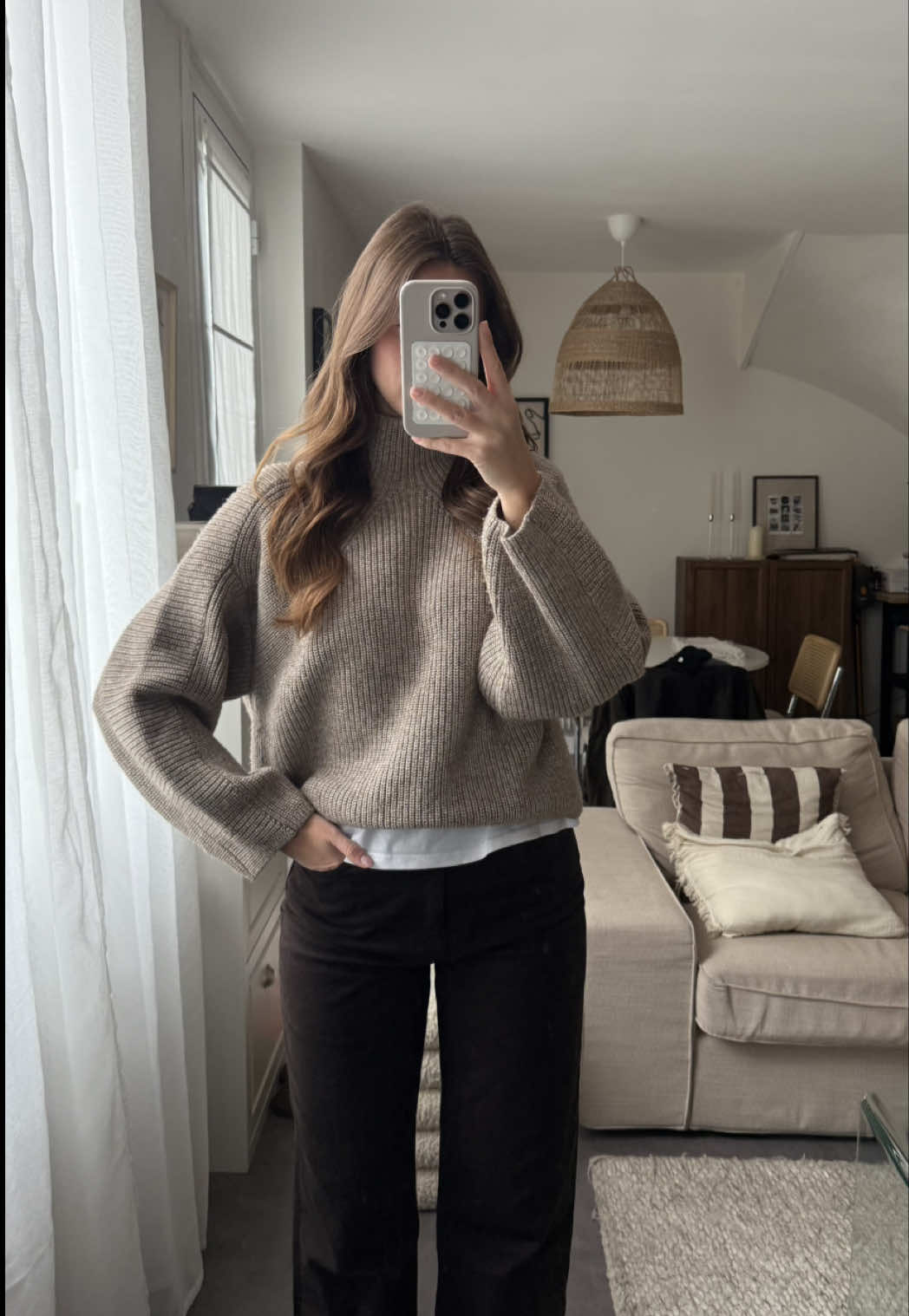 Outfit check <333 IG : agathebyl Pull : @H&M  Jean : @ZARA nouvelle co Tee shirt : @UNIQLO Europe  #outfit #ootdinspiration #outfitinspiration #outfitinspo #pourtoi 
