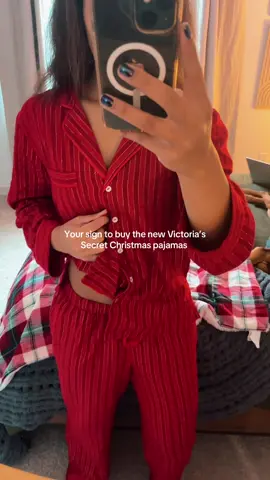 They’re so cute and comfortable I love them 🙌 #victoriassecret #victoriassecretpajamas #christmas #foryoupage #fyp 