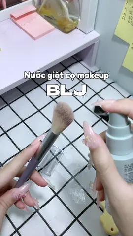 Xịt làm sạch cọ makeup✨#quinczunbox #fyp #viral #makeup #blj 