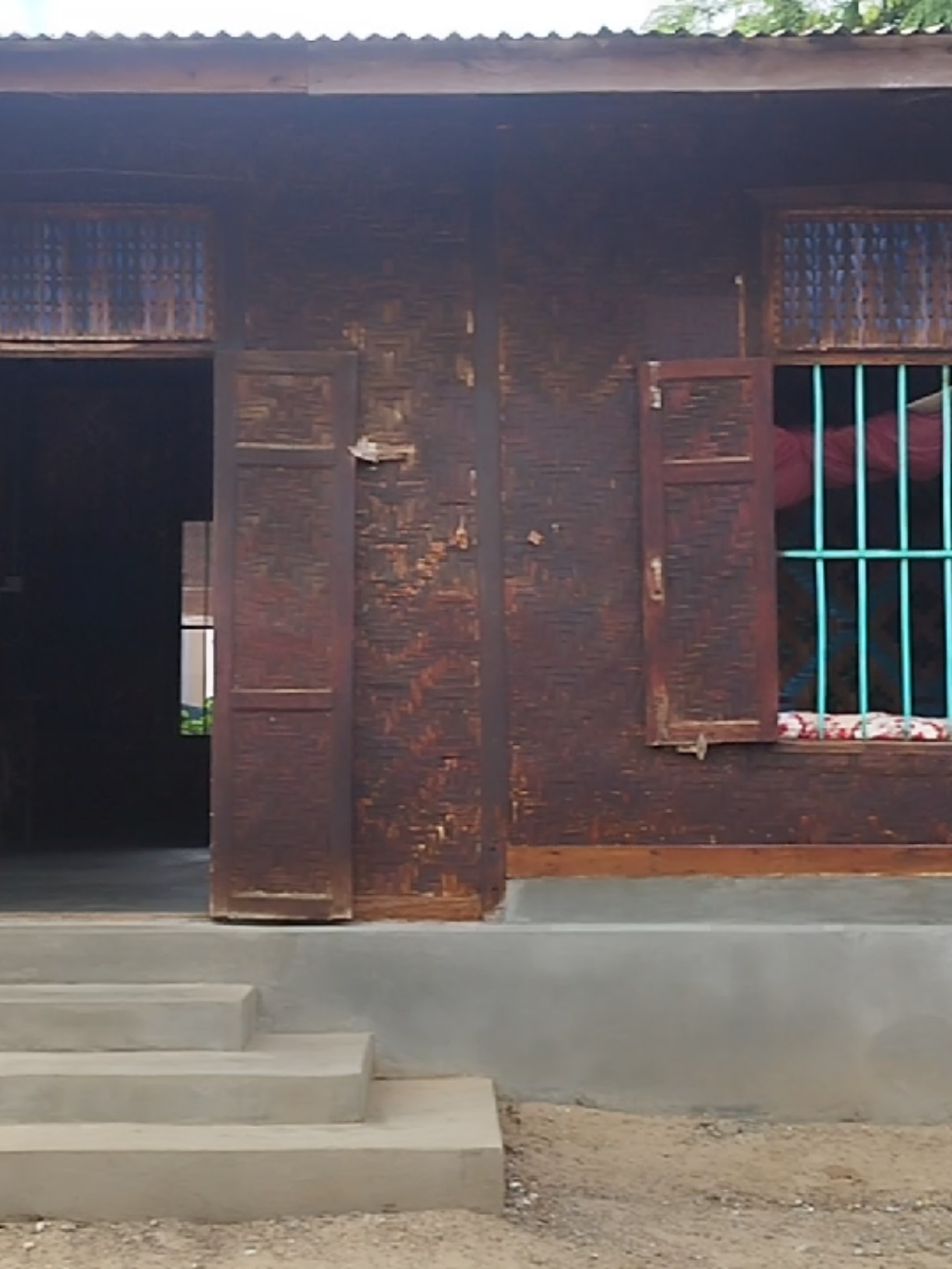 #အမေ့အိမ်လေးလွမ်းလို့ 😥😥##တကယ်ကြီး 