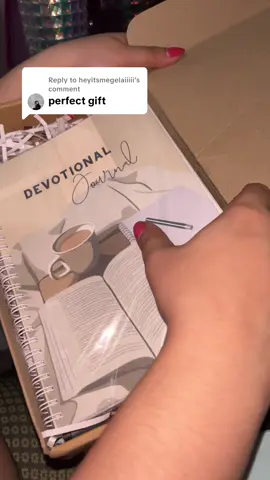 Replying to @heyitsmegelaiiiii Perfect gift this Christmas #devotional #devotionaljournal #devotion #devotionalnotebook #lifewithjesus 