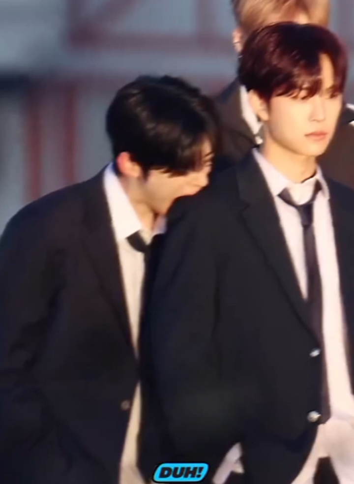 I don't know what's on his mind😭🤏🏻but Sanghyeonie is so cute😩❤️PoorGeonwoo became the victim of Sanghyeon's bite🤣#sanghyeon #Geonwoo #alphadriveone #ald1 #kpop 