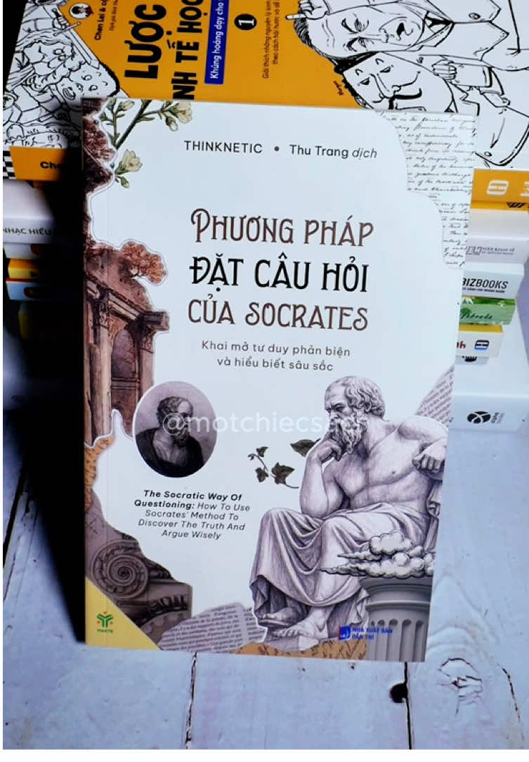 Phương pháp đặt câu hỏi của Socrates – một cuốn sách nhắc ta rằng, đôi khi câu trả lời không quan trọng bằng việc biết hỏi đúng. Tác phẩm đến từ Thinknetic, không chỉ nói về triết học, mà còn về nghệ thuật đối thoại và tư duy phản biện – thứ kỹ năng mà con người hiện đại đang đánh mất. Trong thế giới ồn ào, nơi ai cũng muốn được nghe, Socrates dạy ta cách lắng nghe. Ông không tranh luận để thắng, mà để hiểu. Ông hỏi để người khác tự nhìn lại chính mình. Mỗi chương của cuốn sách là một lời nhắc rằng: tri thức thật sự không nằm trong việc biết nhiều, mà nằm ở khả năng nhìn sâu vào những điều tưởng chừng hiển nhiên. Nếu bạn đang tìm một cuốn sách khiến mình suy nghĩ lại về cách học, cách nói và cách sống, thì hãy thử tham khảo cuốn này.  #motchiecsach #BookTok #sachhay #reviewsach #phuongphapdatcauhoicuacsocrates