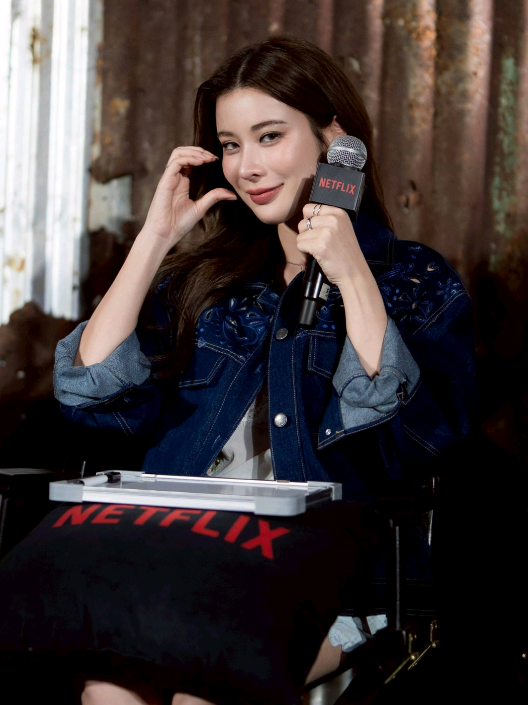 Ảnh mờ thôi chứ nhan sắc chị ghệ full HD 😗 #kaosupassra #wlw 