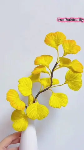 Handmade diy pipe cleaner ginkgo leaf flowers #DIY #gift #diyflower #diycrafts #flower 