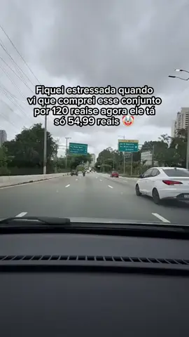 Eu tô apaixonadaaa nesse conjunto de treino 😍 #roupadeacademia #academia #treino 