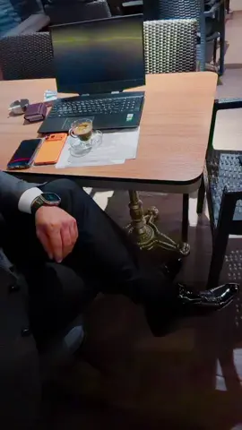 ‏هذي الصلابة كذبة  ‏أنني أتخبط .#ياللأسى #💔 #مساء_الخير #رصيف_المتعبين 