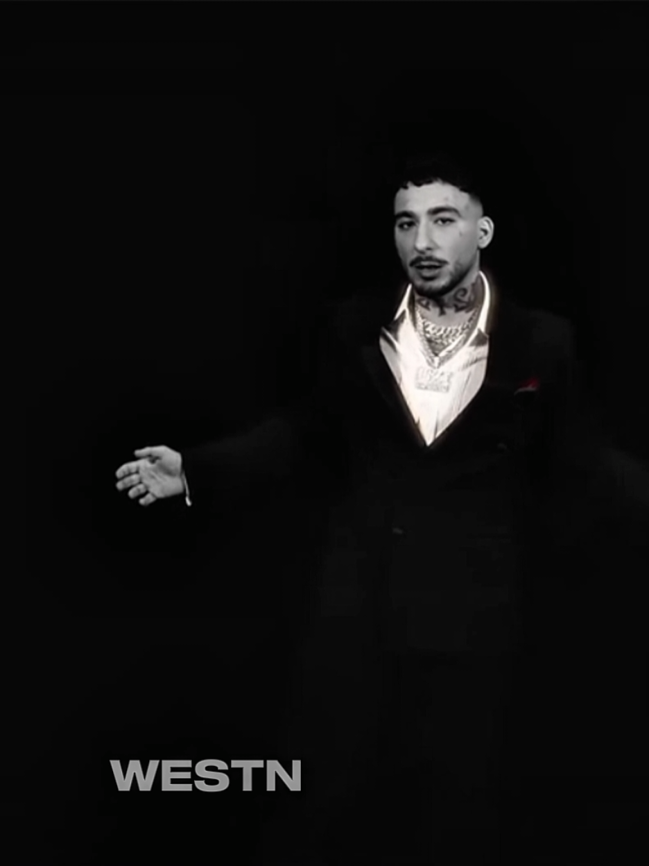 güzel kadınların arasında kaldın #uzi #uzielchavo #keşfet #lyrics #fyppppppppppppppppppppppp 