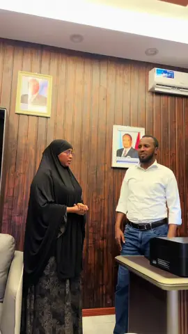 nin meeshi ow tago nalka u daari karo yaa xaqiri karo wax qabadka faarax cadaani #boqoradamiirtaqwa 