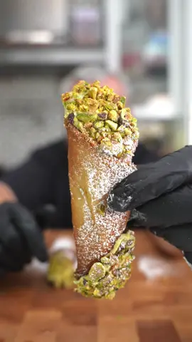 Classic Italian Cannoli #foodtiktok 