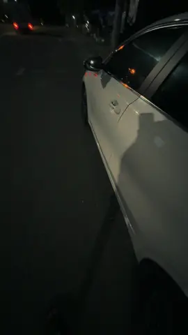 Mình sướng thì vợ con khổ, thà khổ một tí mà bù lại vợ con được sướng.