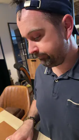 Il pique tout ce qui est gratuit 😅