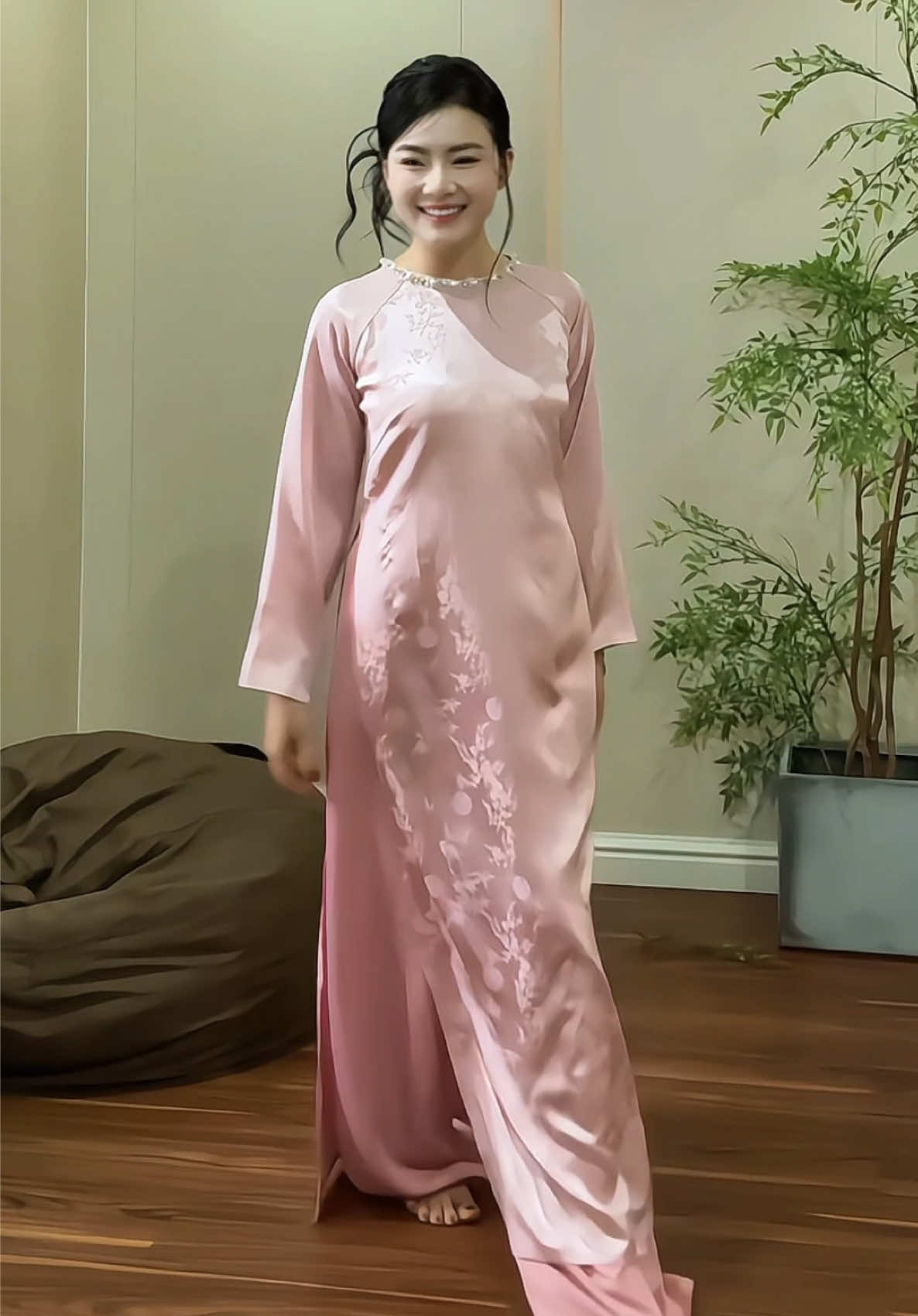 Áo dài #aodai #aodaivietnam #aodaitruyenthong #aodaicachtan 