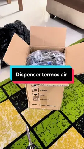 Dispenser atau termos air ukuran 12L, bisa untuk jualan atau acara di rumah .  Bisa untuk air panas dan dingin. #termos #dispenser #dispenserair 
