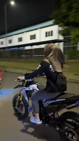 Uwong gabut #supermoto #surexstyle #4stroke 