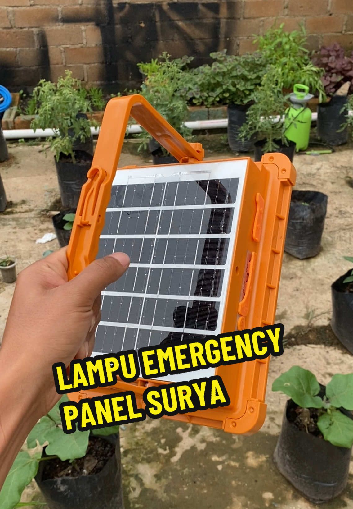 Lampu emergency yang bisa dicas menggunakan charger hp atau cahaya matahari, barang wajib yang ada dirumah✅ #lampuemergency #lampuemergencyviral #lampuemergencymurah 