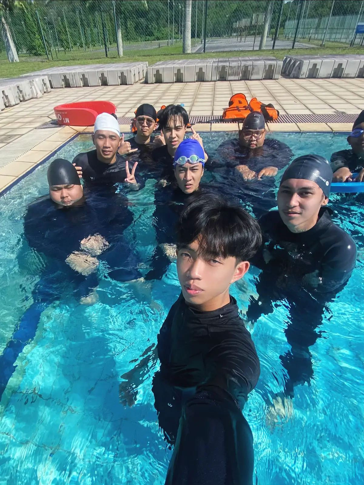our very first swimming class. #fyp #unimas #marine 