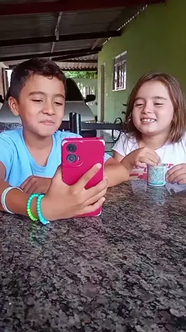 Aquela pessoa que ama enviar Reels 😅😂😂