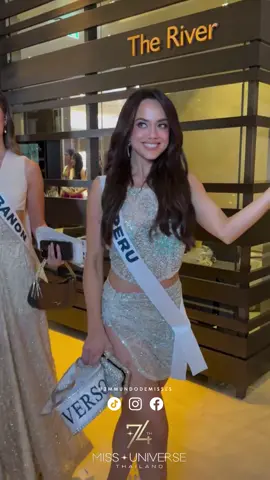 @karlabacigalupo @missperuofficial con su banda oficial siendo Perú 🇵🇪