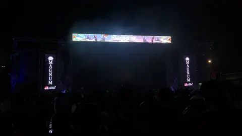 Opening Berkelas dari The S.I.G.I.T di @DOOMSDAY OPEN AIR FESTIVAL 2025 Song Name : Another Day Artist : The S.I.G.I.T #thesigit #konser #fyp #bandung #doomsdayopenair 