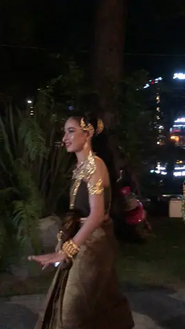 បណ្ដែតប្រទីបនៅសៀមរាប មនុស្សច្រើនណាស់