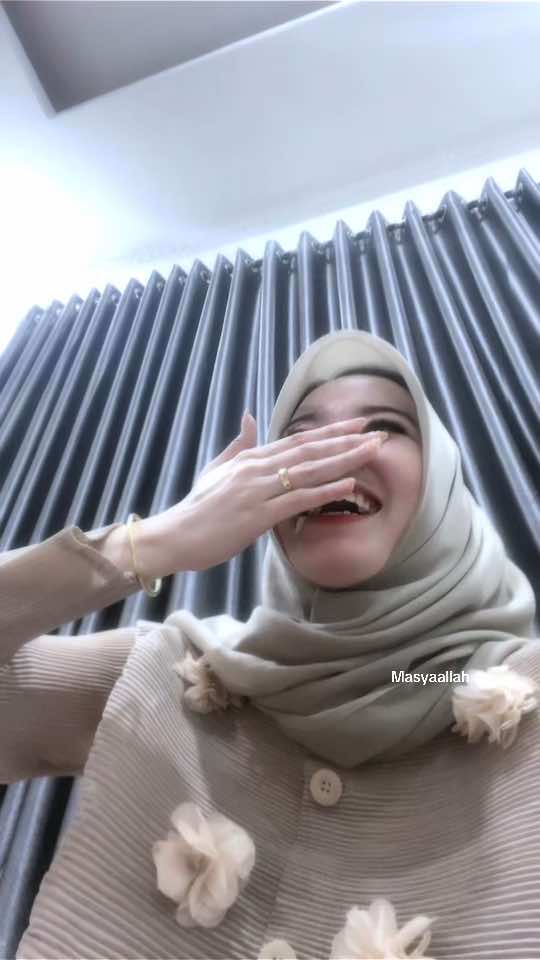 Cantik juga salah satu suruhan  dalam memilih istri kok kaka😭🤣🙏🏼