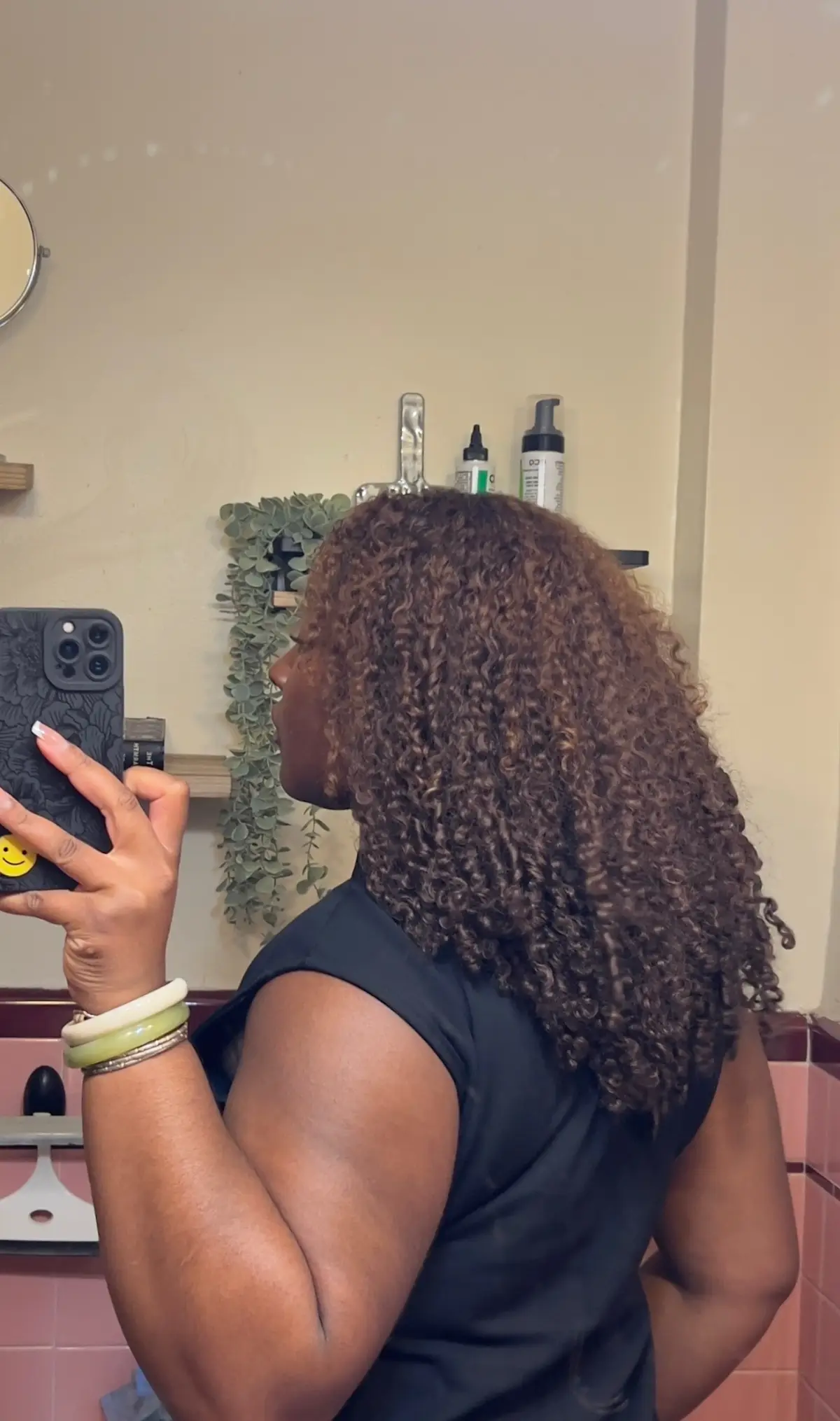 Found my signature look for fall. Protective and so easy to do, but still protective. All of my favorite things in one hairstyle!! Do we want deets??👀  #Fallhairstyleblackgirl #curls #clipins #clipinsforblackgirls #Naturalhair 