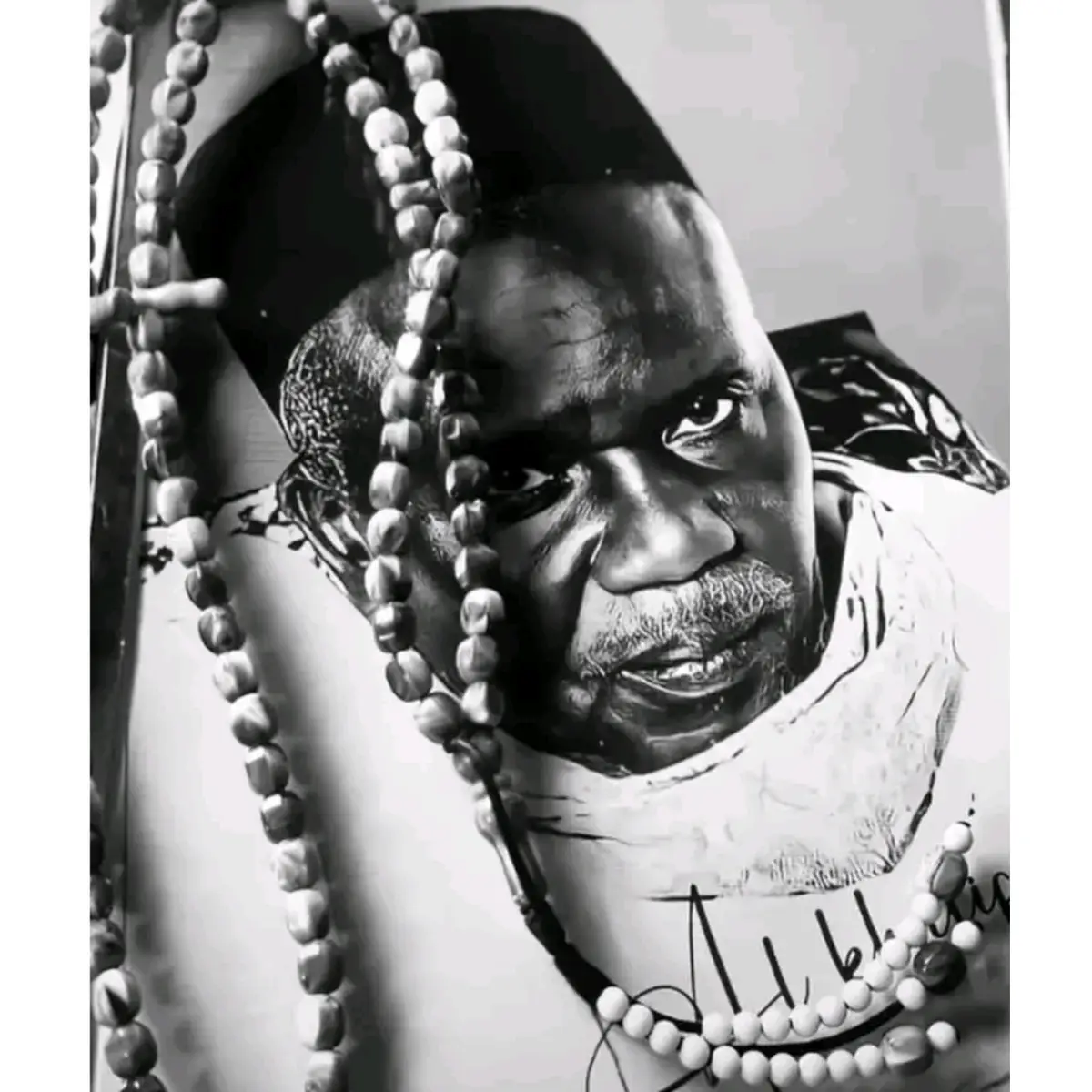 Serigne Babacar Sy, né en 1885 à Saint-Louis (Colonie du Sénégal) et mort le 25 mars 1957 à Tivaouane (Territoire du Sénégal), est un éminent Chef de communauté et leader Tidjane au Sénégal. Il assuma la charge de Khalife de Seydil Hadji Malick Sy à partir de 1922 jusqu'à son décès en 1957 à Tivaouane.