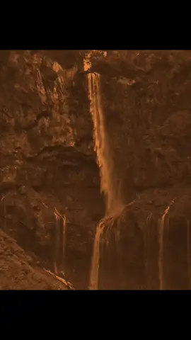 يَآريَتٌ آلَمًوٌتَ آخذِ روٌحًيَ💔🎧. . . . . . . . . . . . . . . . . . . . . . . . . . . . . . . . . . . . . . . . #باسم_الكربلائي_خادم_لن_يتكرر  #تصميم_فيديوهات🎶🎤🎬  #CreateWithEffects #fyp  #تصميم_حسيني 