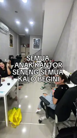 Giliran dibawain bingkisan baru pada nyengir semua #fyp #mydermastory #skincare #kulitsensitif #pentingnyamicrobiome