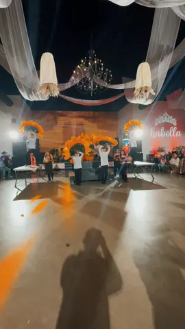 Baile sorpresa/ Surprise dance  Isabella 10.25.25 ✨